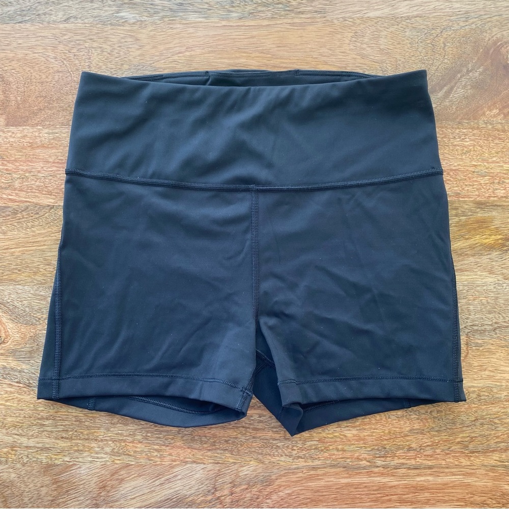 NWOT Athleta Ultimate 3” Shorr